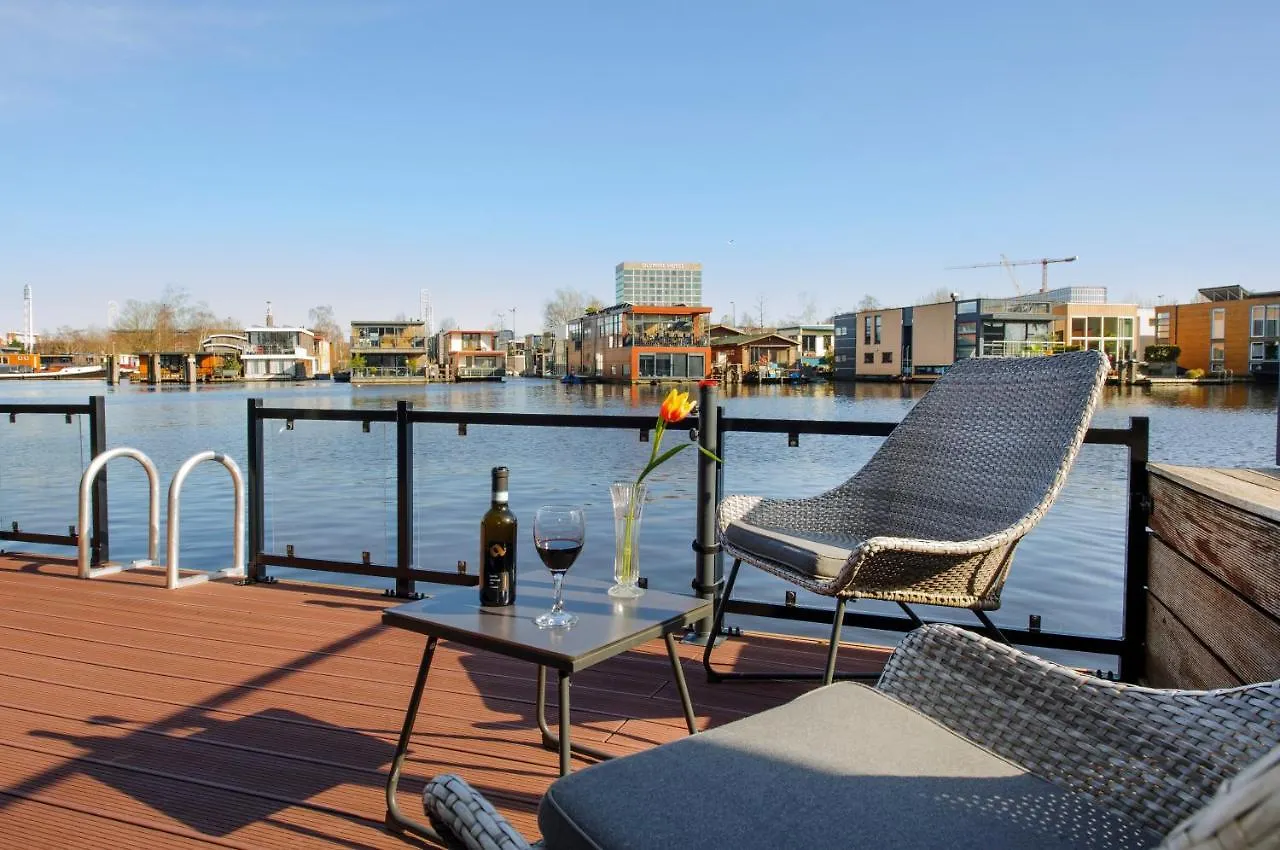 Houseboat Studio With Canalview And Free Bikes location